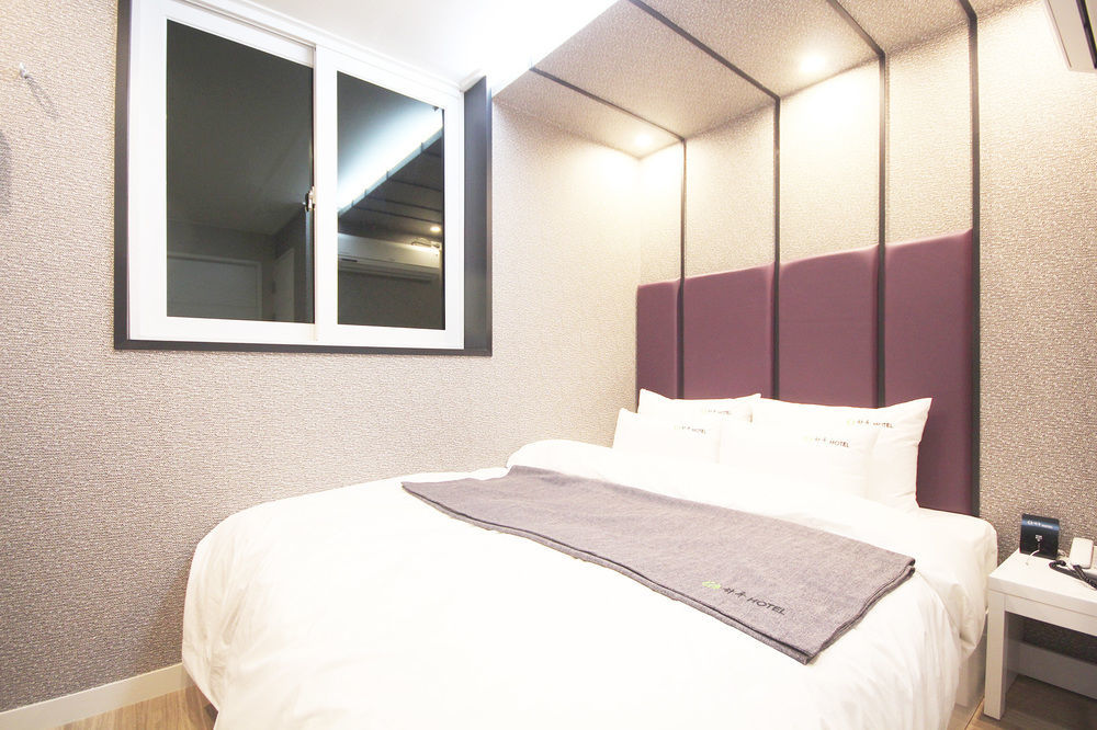 Haru Hotel Gimhae Extérieur photo