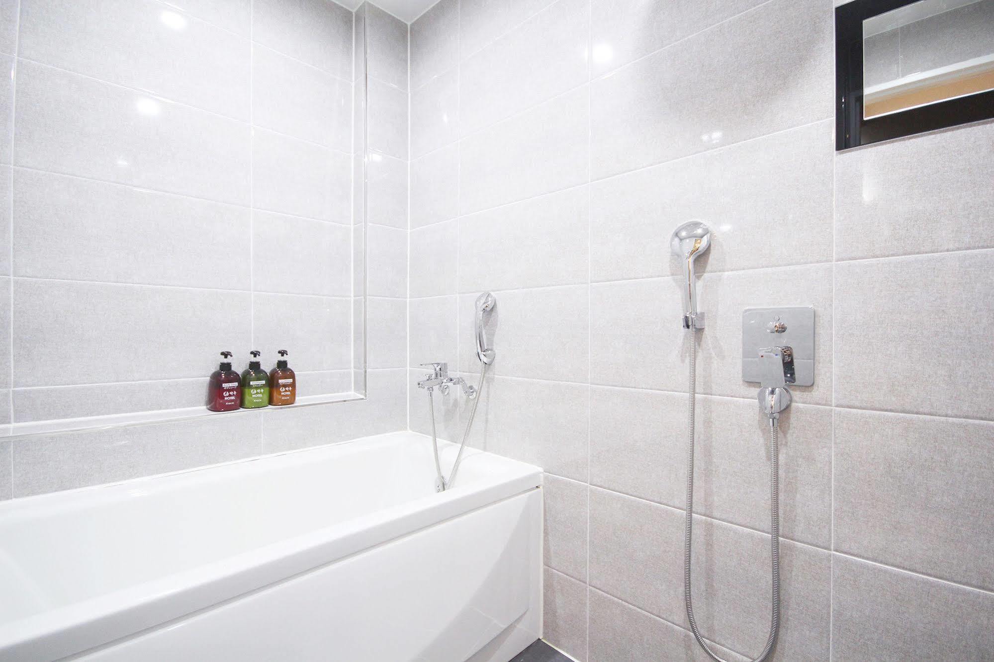 Haru Hotel Gimhae Extérieur photo