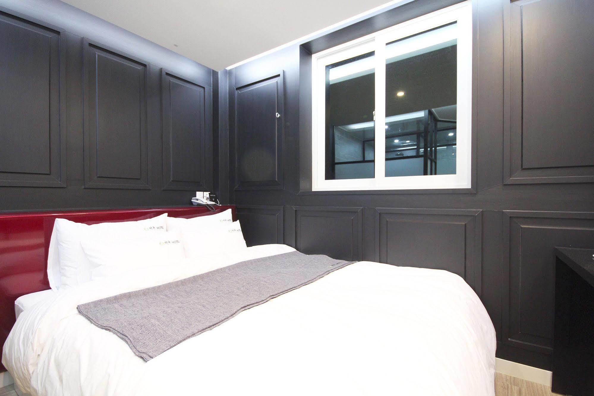 Haru Hotel Gimhae Extérieur photo