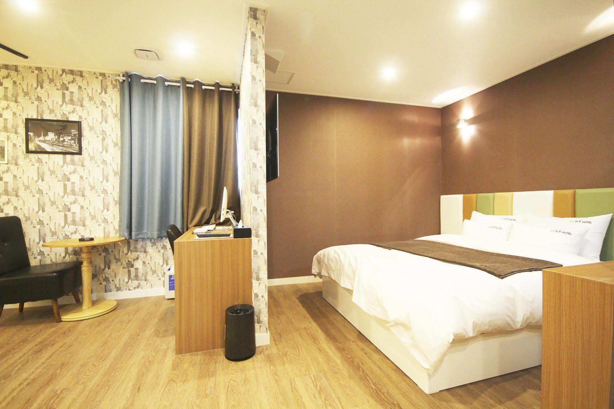 Haru Hotel Gimhae Extérieur photo