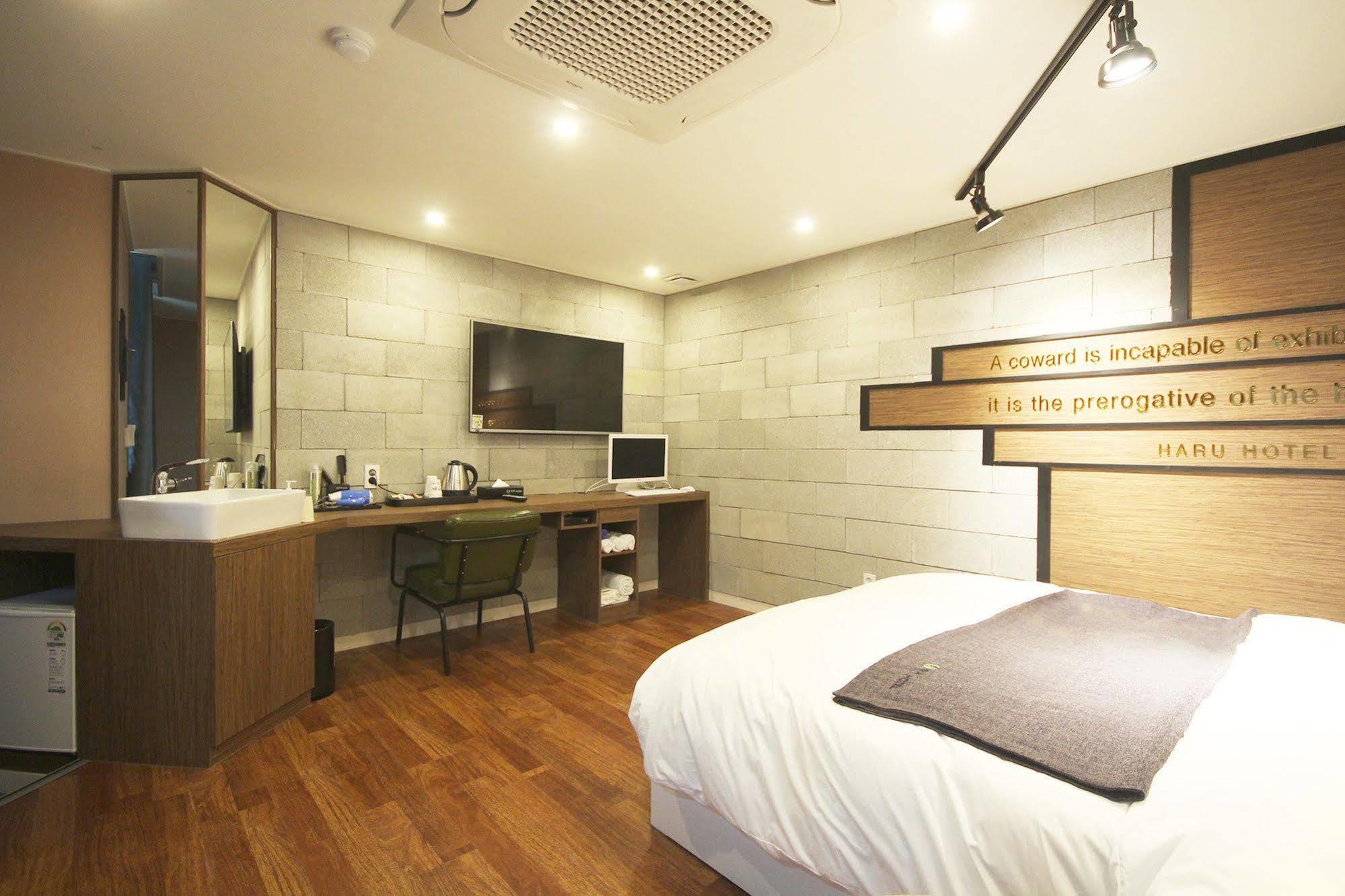Haru Hotel Gimhae Extérieur photo