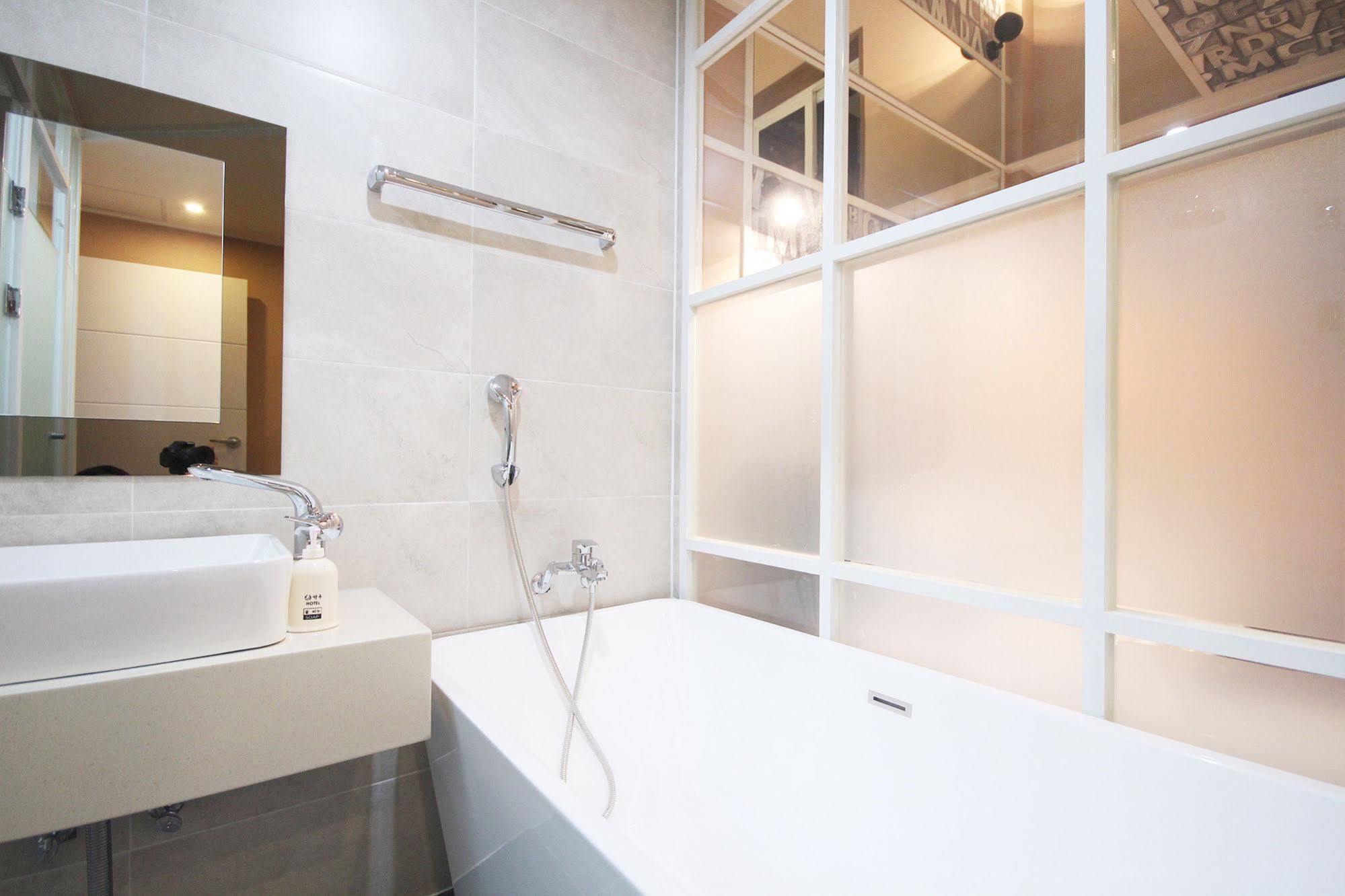 Haru Hotel Gimhae Extérieur photo