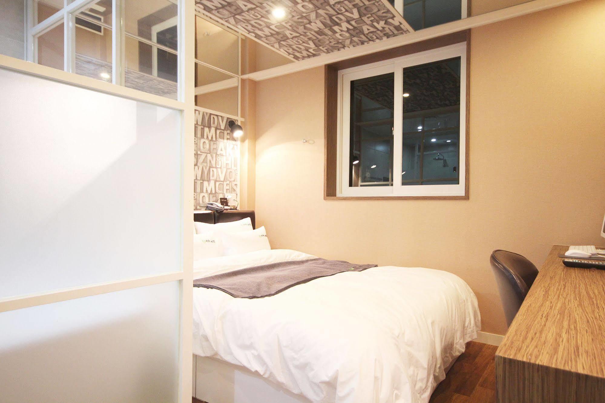 Haru Hotel Gimhae Extérieur photo