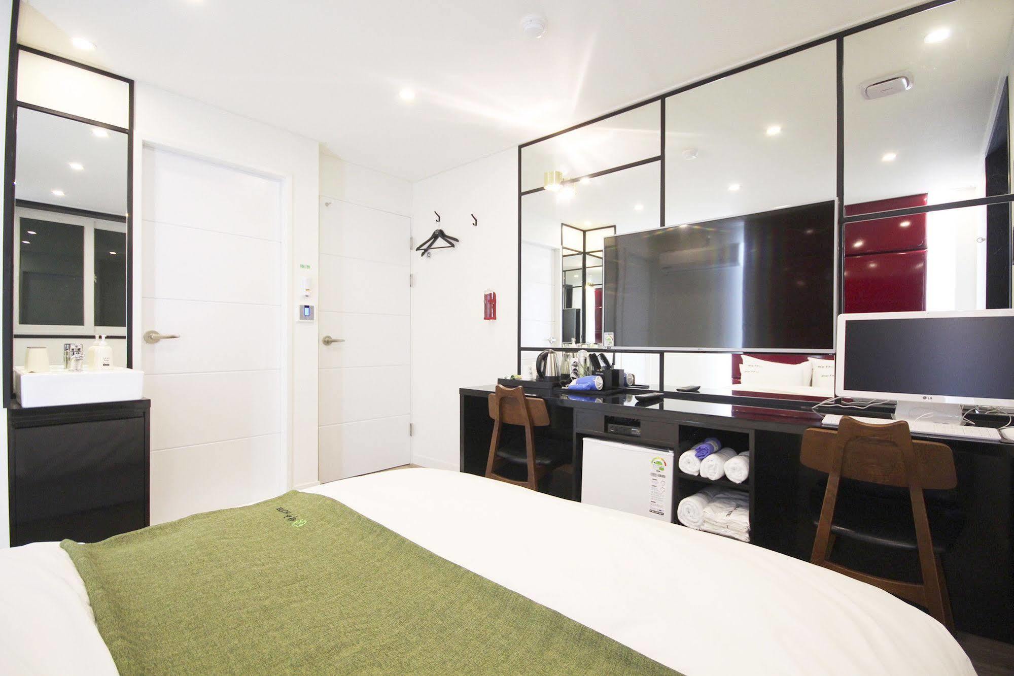 Haru Hotel Gimhae Extérieur photo