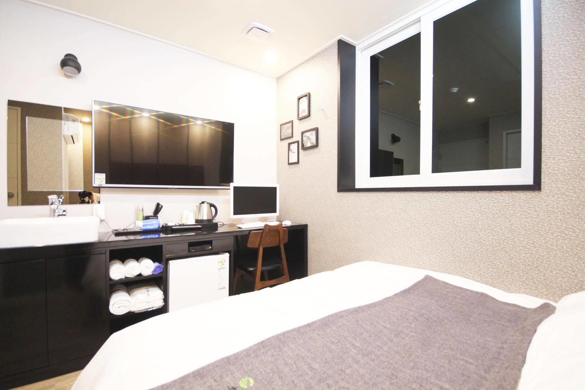 Haru Hotel Gimhae Extérieur photo